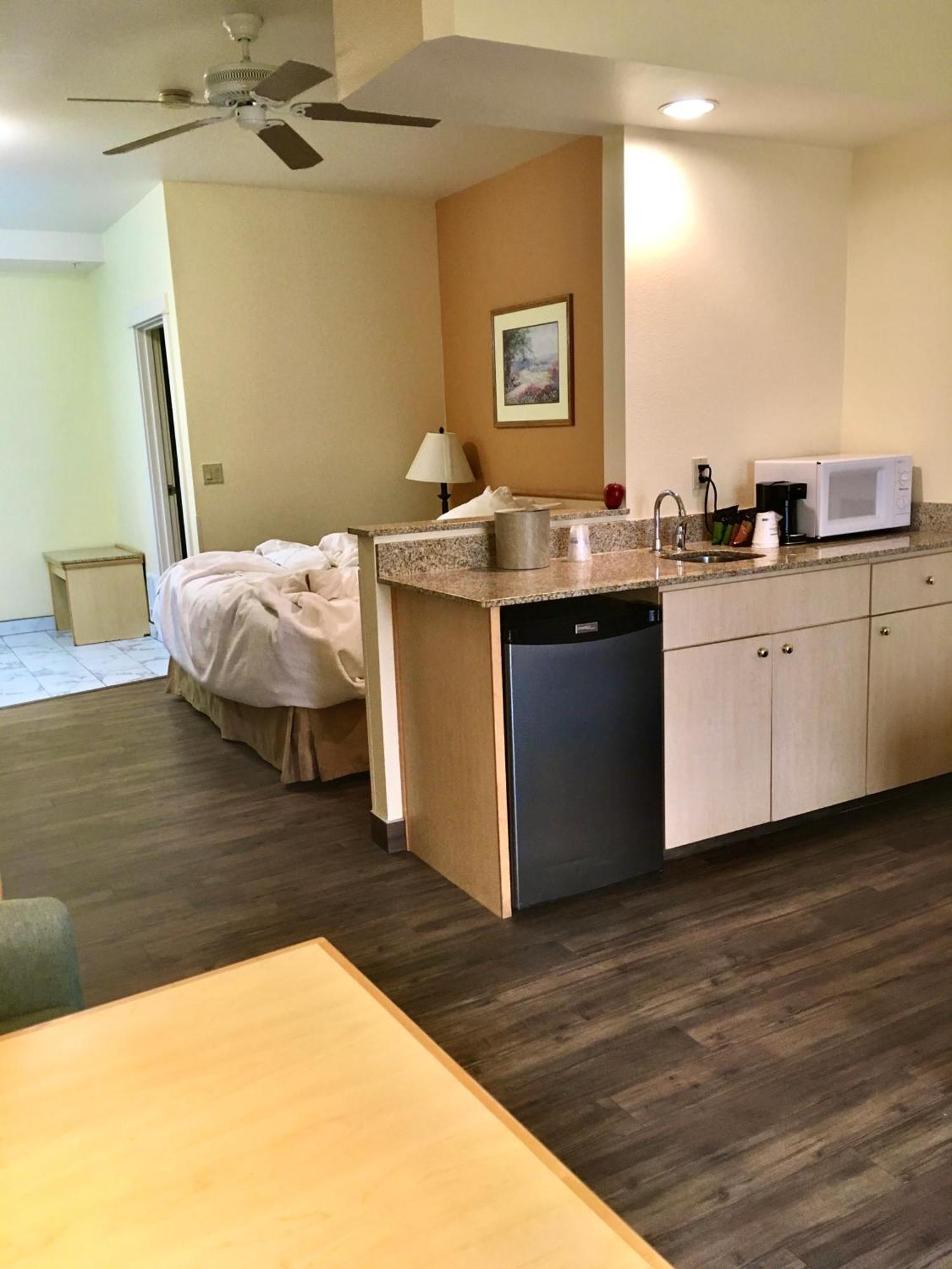 Hotel Lighthouse 3*